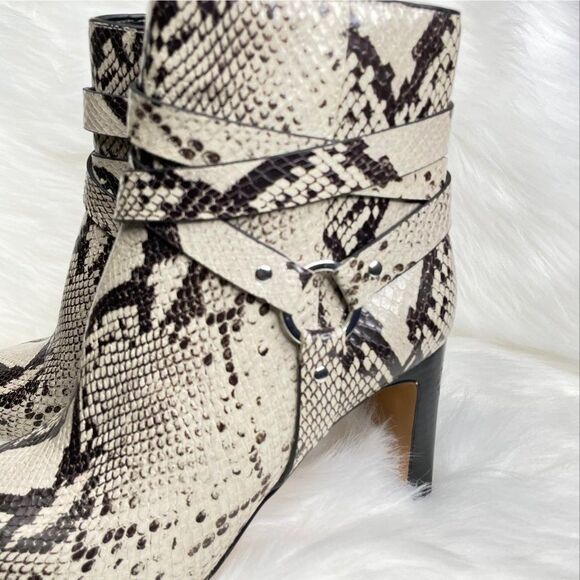 Vince Camuto Sestina Snake Print Fashion Booties Size 8 Side Zipper - Picture 6 of 9
